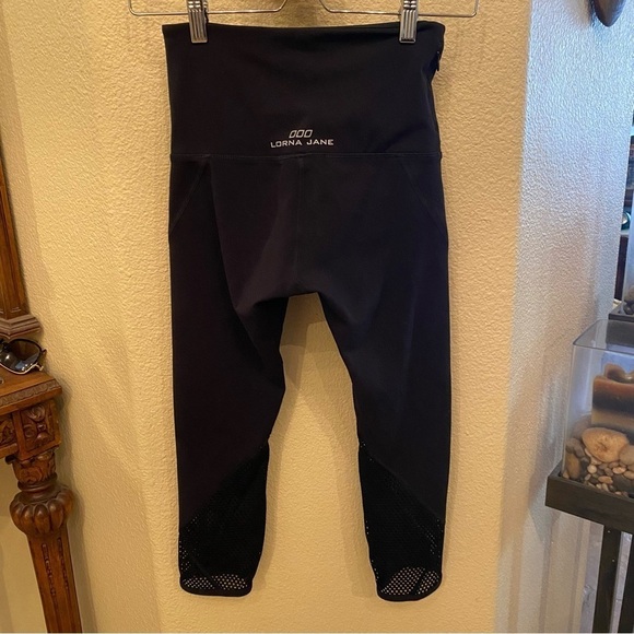 LORNA JANE Women Black Athletic Crop Mesh Mid Rise Leggings Size XXS-XS - Picture 1 of 7